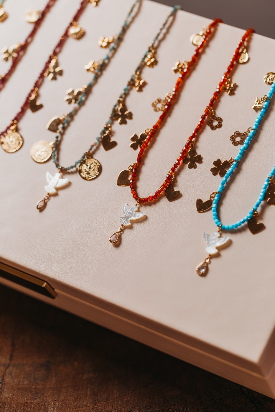 Colares Charms